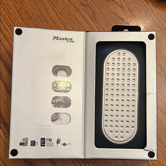 Master Lock Safe Box with Combination Lock - Picture 2 of 3